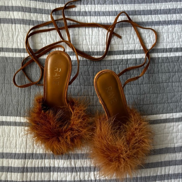 RAYE Fara Heel - Picture 2 of 7